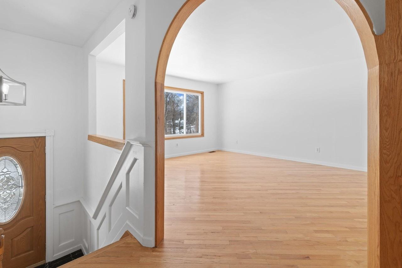 655 Ferndale Ave - Photo 2 of 30