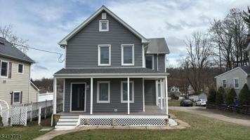 featured image of 52 Bartholdi Ave