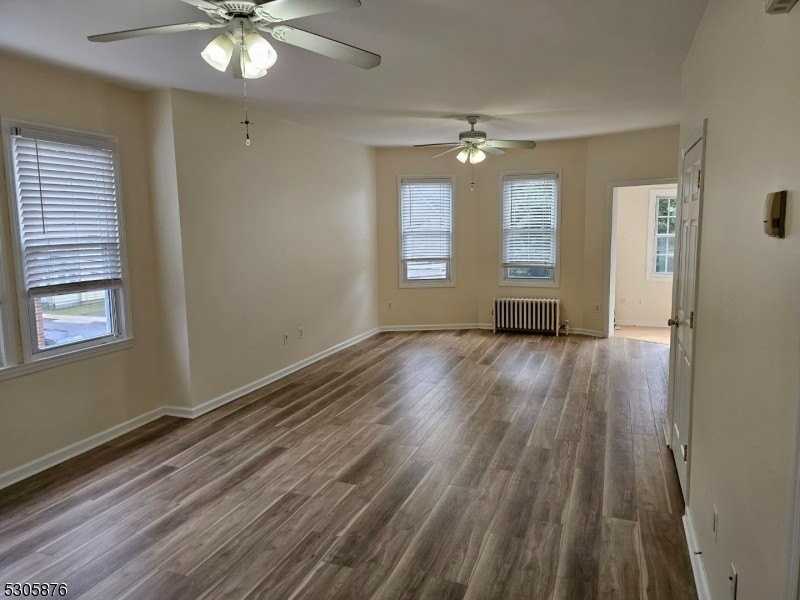 117 Hawthorne Ave #2 - Photo 5 of 12