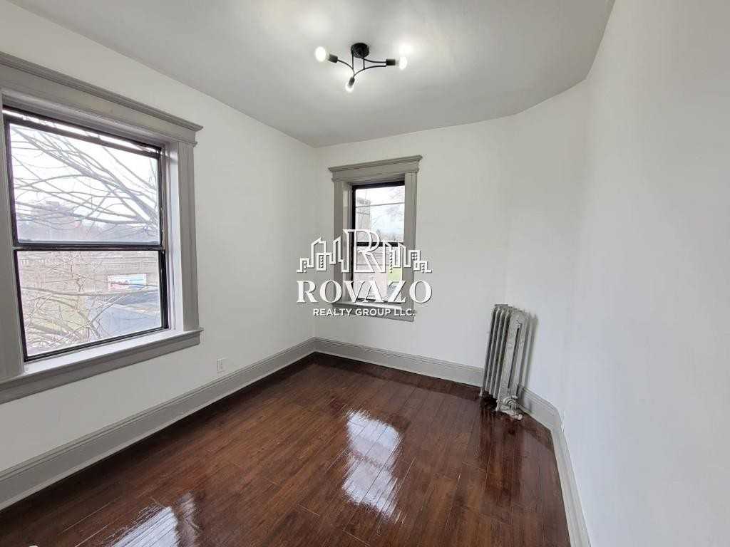 66 N Grove St #6 - Photo 5 of 7