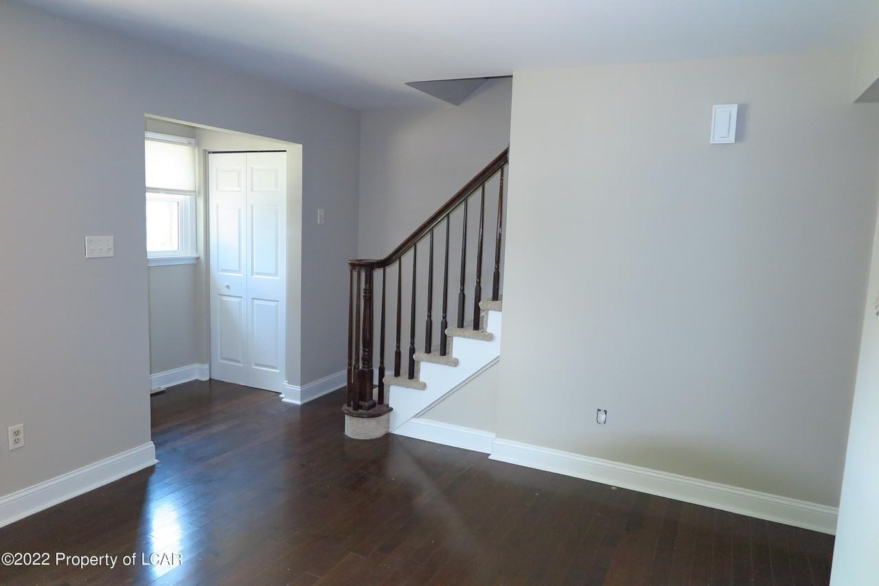 115 Haverford Dr - Photo 2 of 18