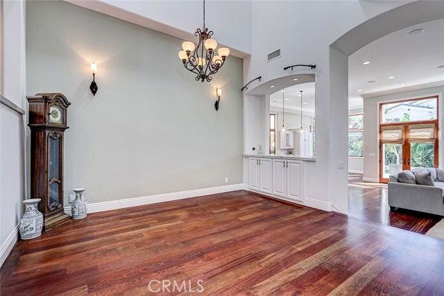 3404 N Poinsettia Ave - Photo 3 of 8