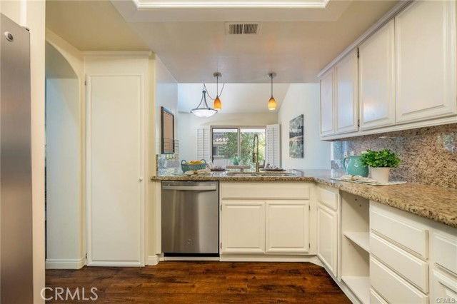 11 Lafayette Ct - Photo 7 of 8