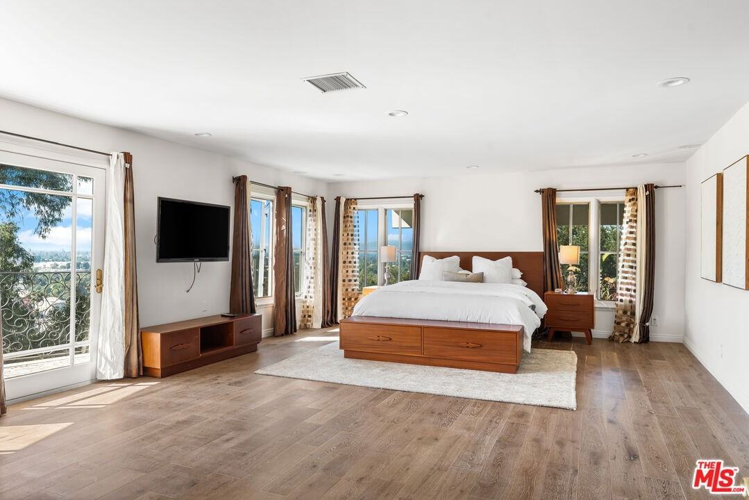 3782 Berry Dr - Photo 2 of 8