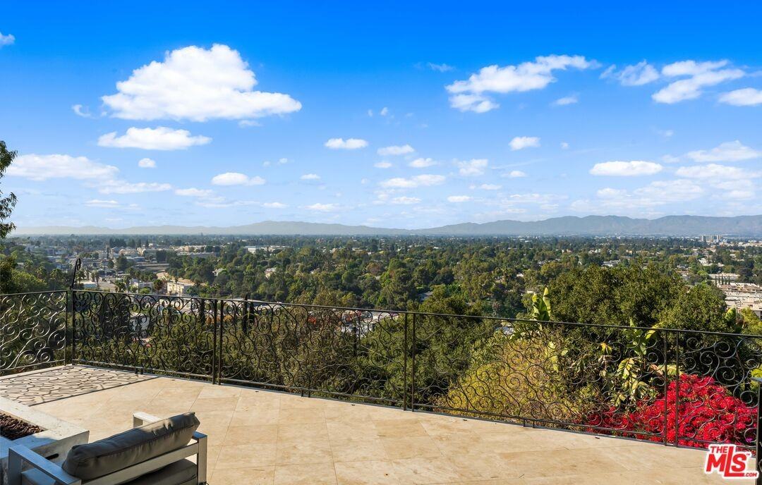 3782 Berry Dr - Photo 5 of 8