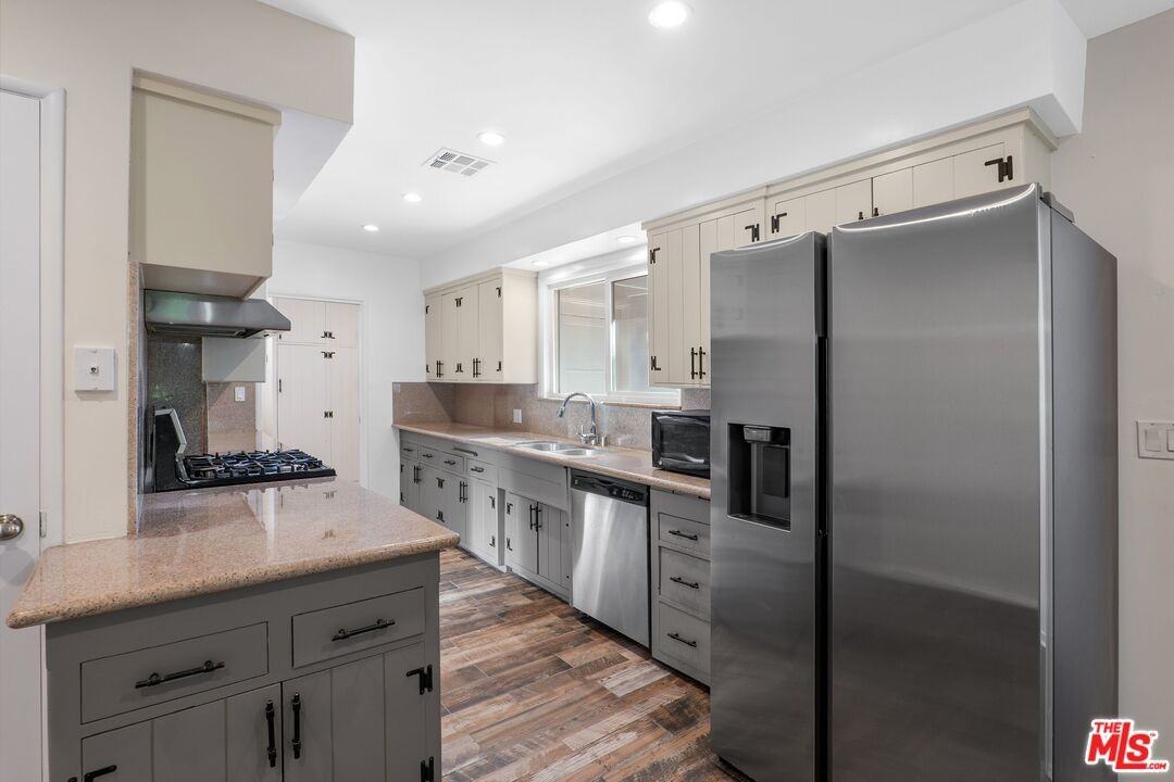 15543 Del Gado Dr - Photo 4 of 8