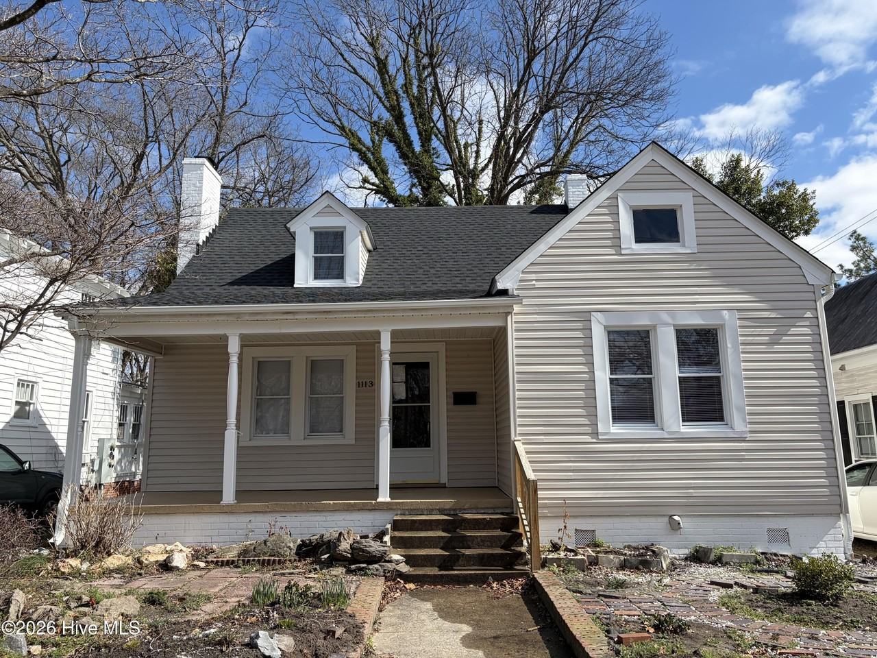 1113 Forbes St - Photo 2 of 11