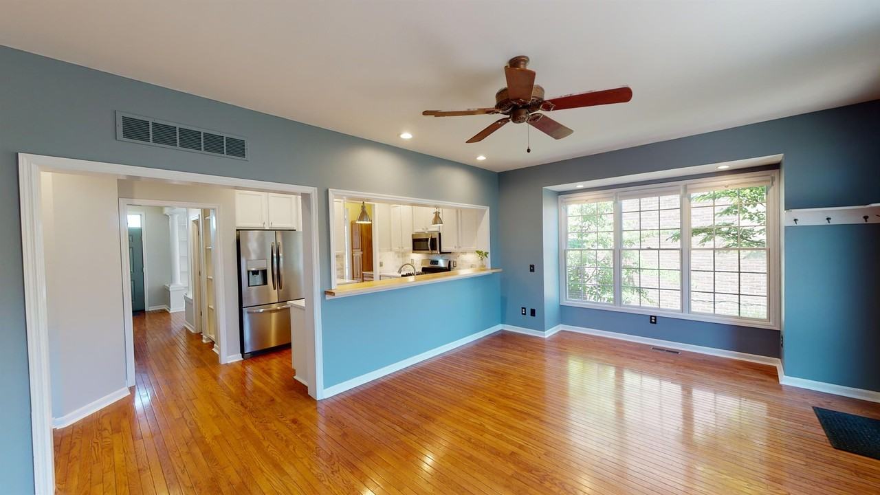 922 Mound St #1 - Photo 3 of 35