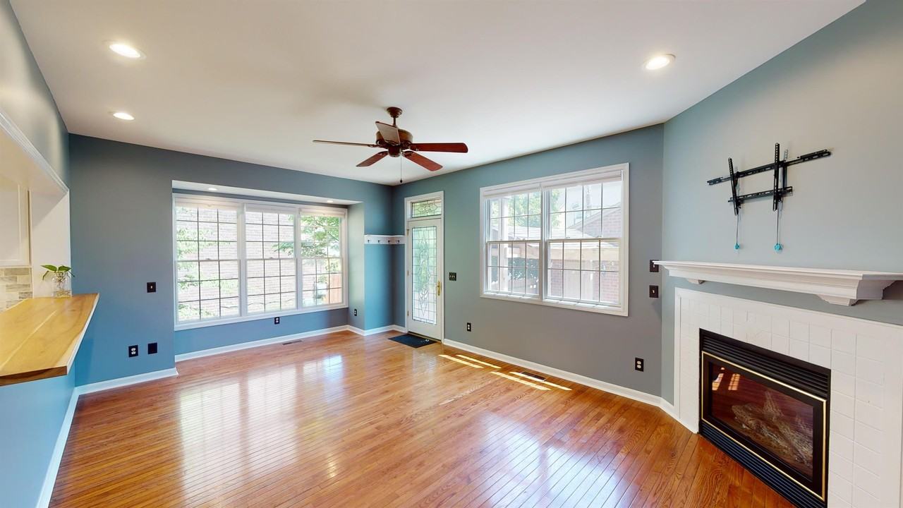 922 Mound St #1 - Photo 6 of 35