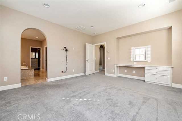 25 Pawprint - Photo 3 of 8