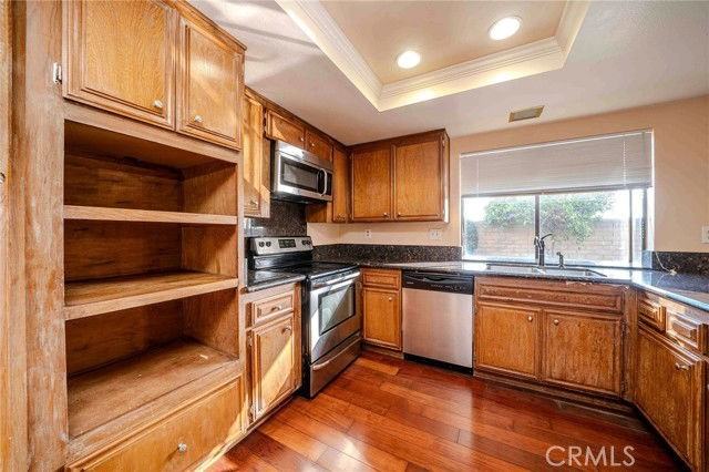 2100 Winterwood Dr - Photo 2 of 8
