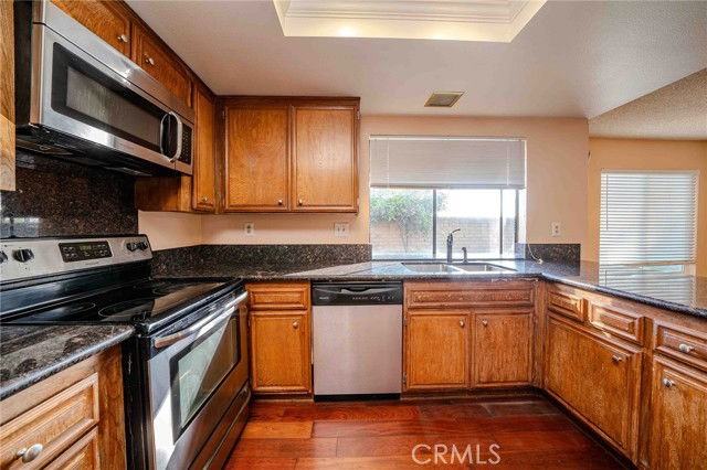 2100 Winterwood Dr - Photo 3 of 8