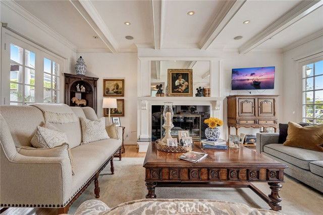 2025 E Balboa Blvd - Photo 3 of 8