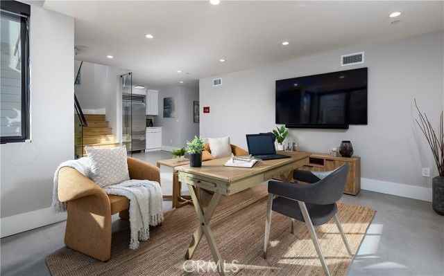 502 W Balboa Blvd - Photo 4 of 8