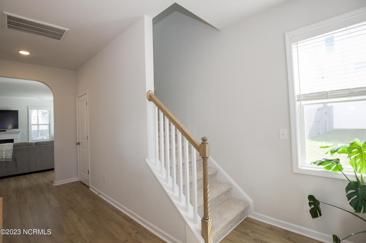 404 Summer Wind Way - Photo 7 of 50