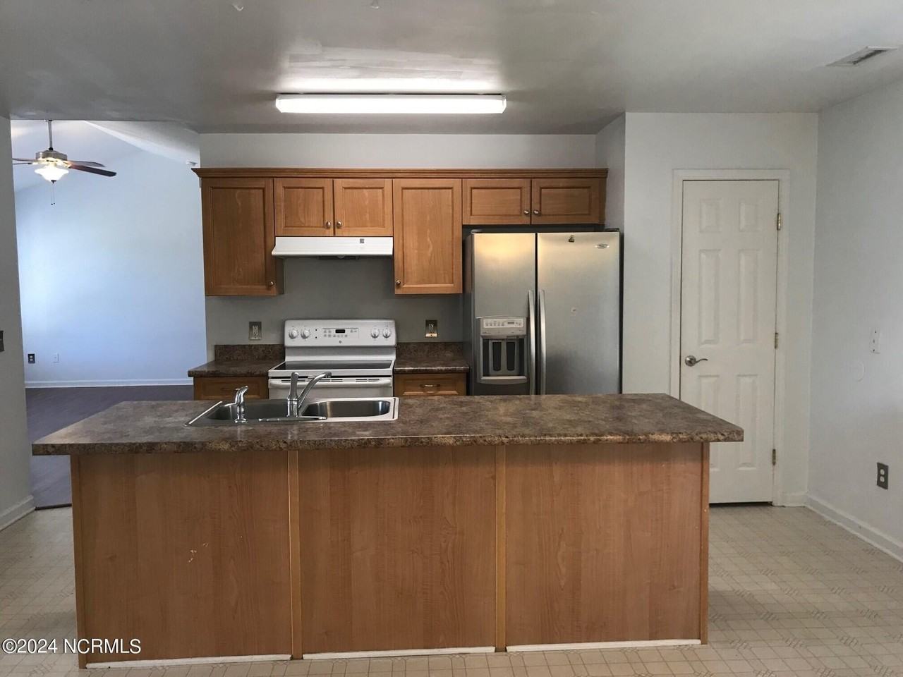 1794 Liz Ln Ne - Photo 3 of 10