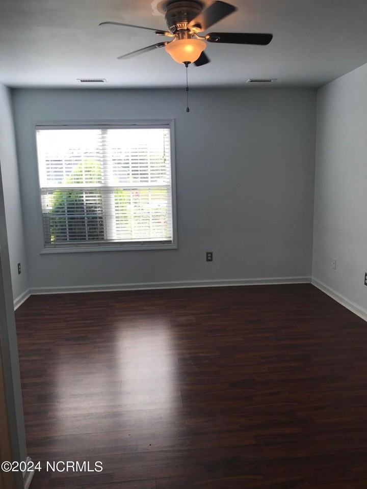 1794 Liz Ln Ne - Photo 5 of 10