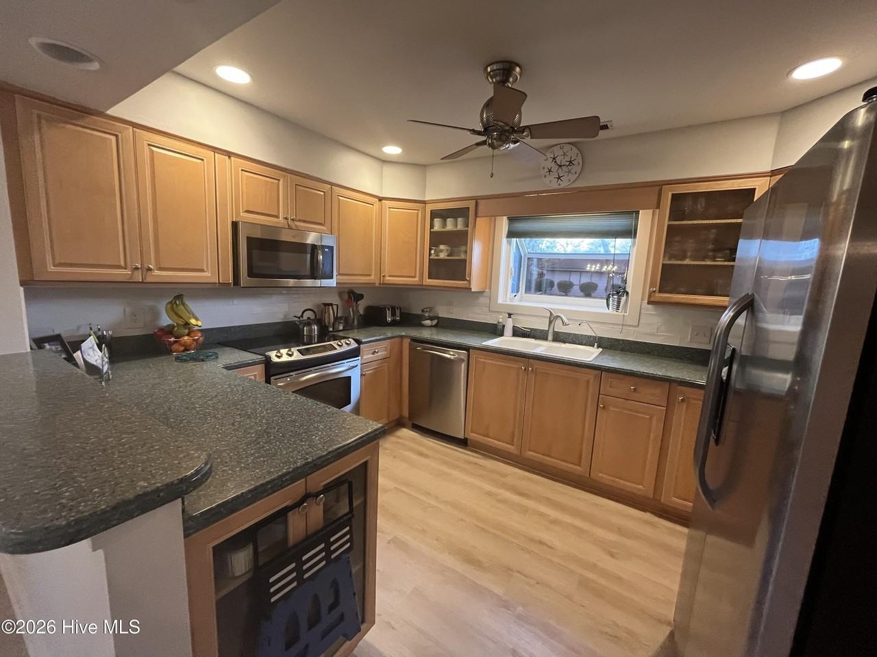 1213 Bayside Cir W - Photo 3 of 34