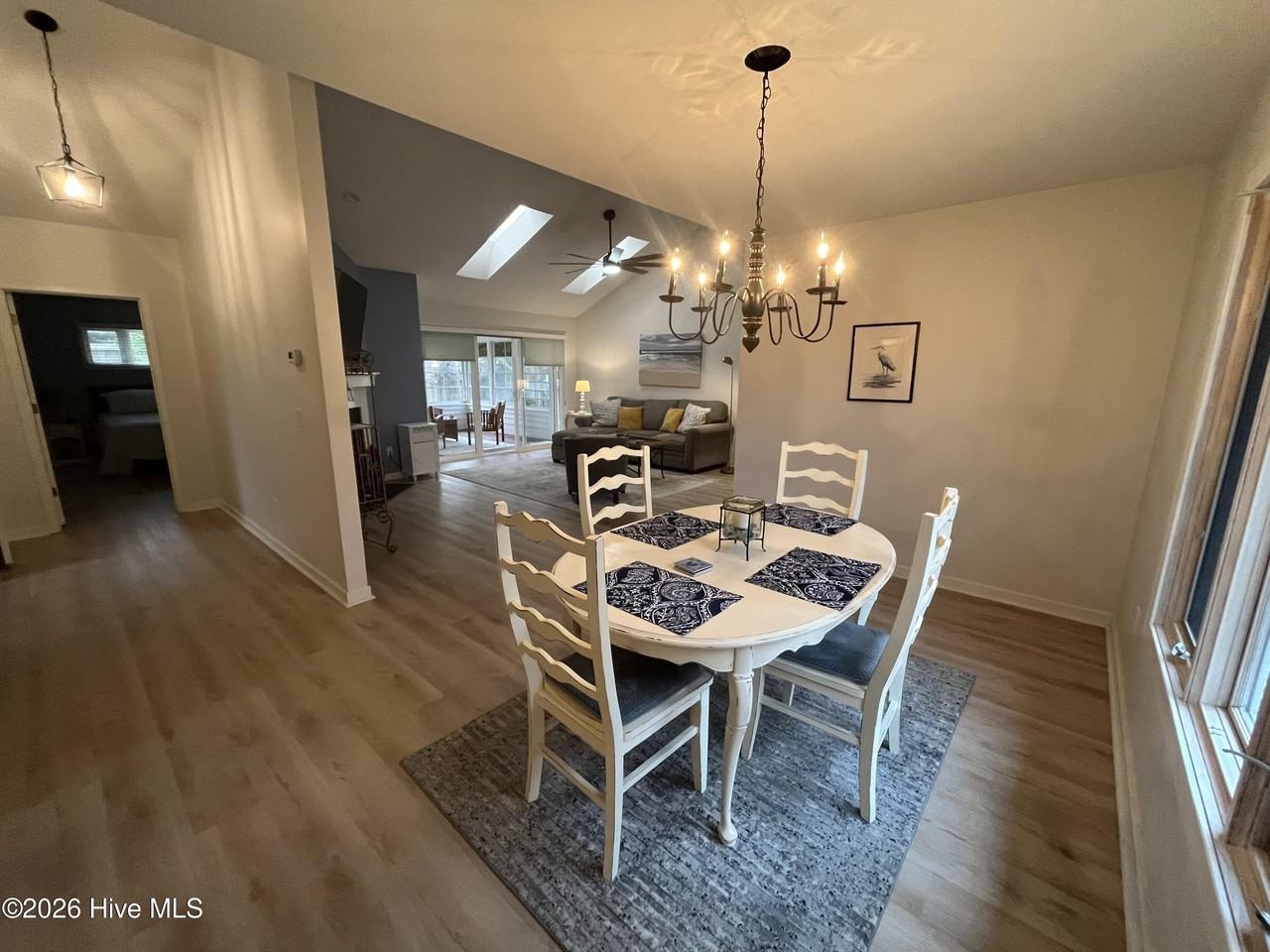 1213 Bayside Cir W - Photo 5 of 34