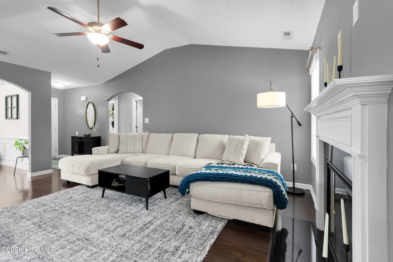 3600 Ella Sofia Ln - Photo 5 of 31