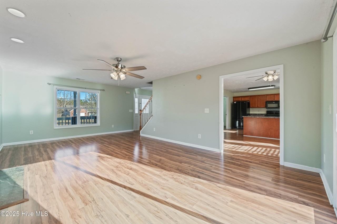 305 Old Dam Rd - Photo 4 of 27