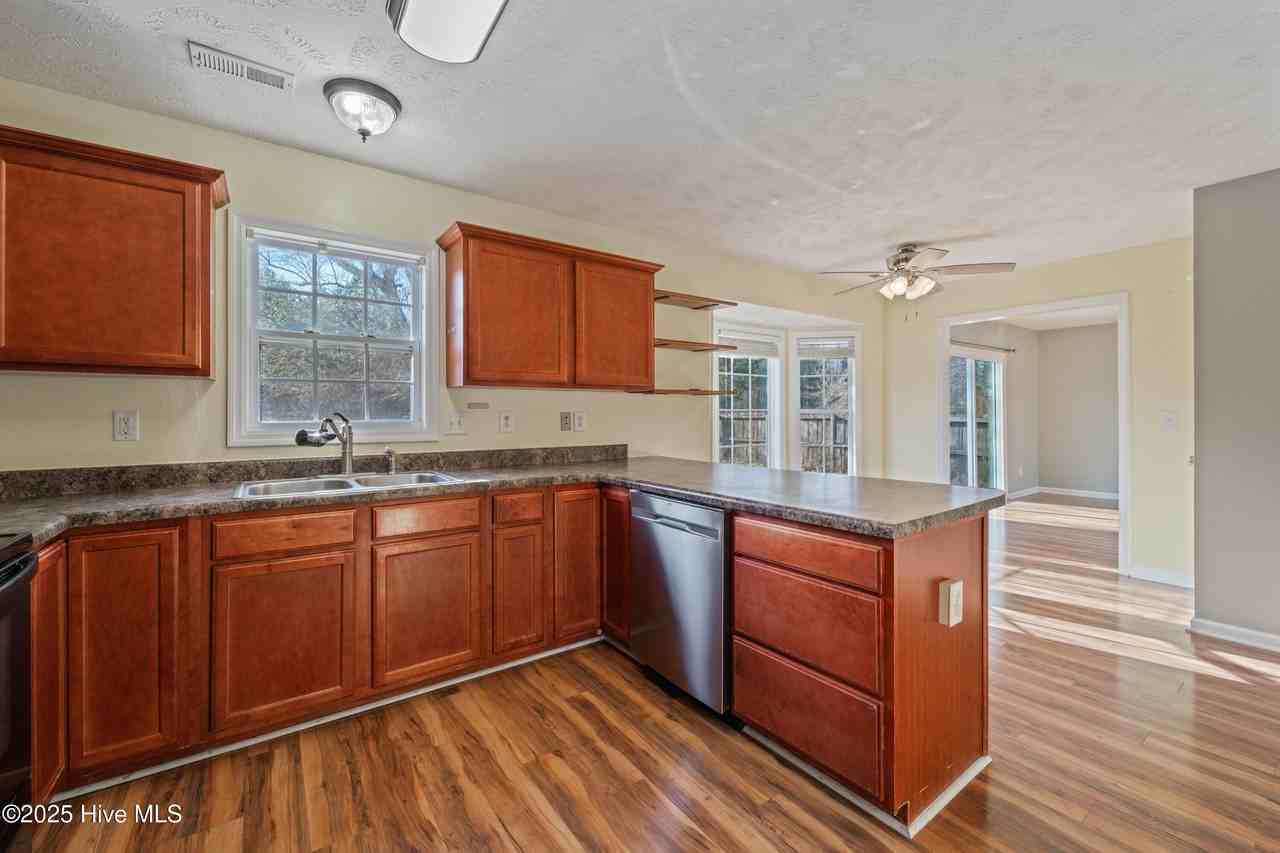 305 Old Dam Rd - Photo 7 of 27