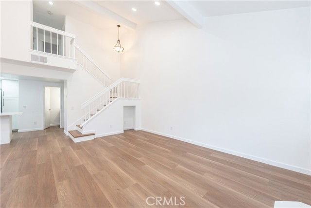 46 Nightingale Dr - Photo 7 of 8