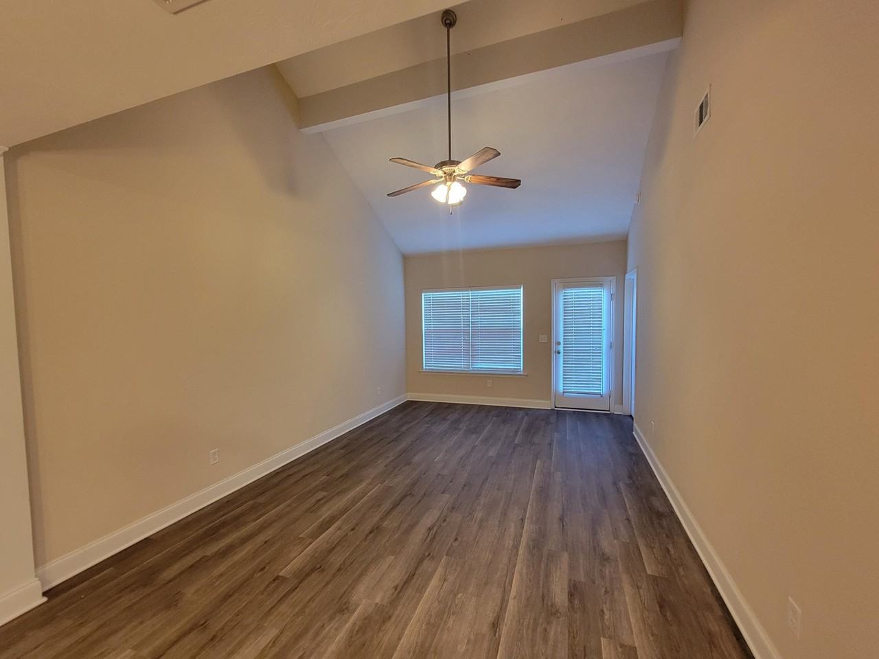 640 Vista Dr - Photo 4 of 23