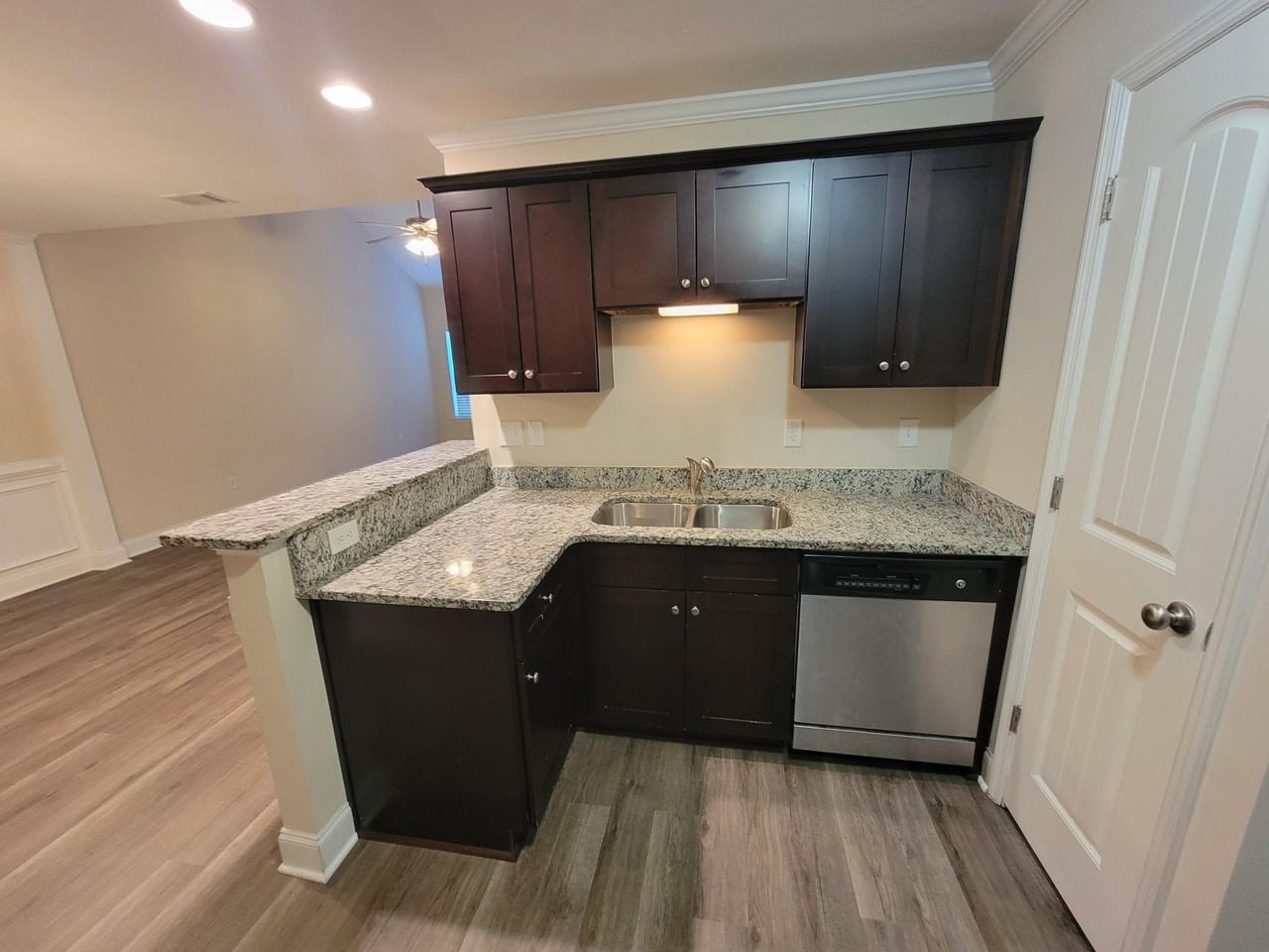 640 Vista Dr - Photo 5 of 23