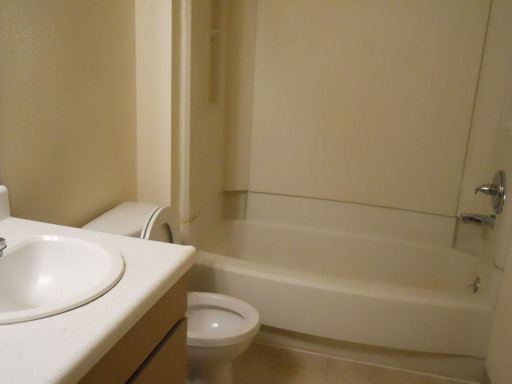 439 Michigan St - Photo 4 of 7