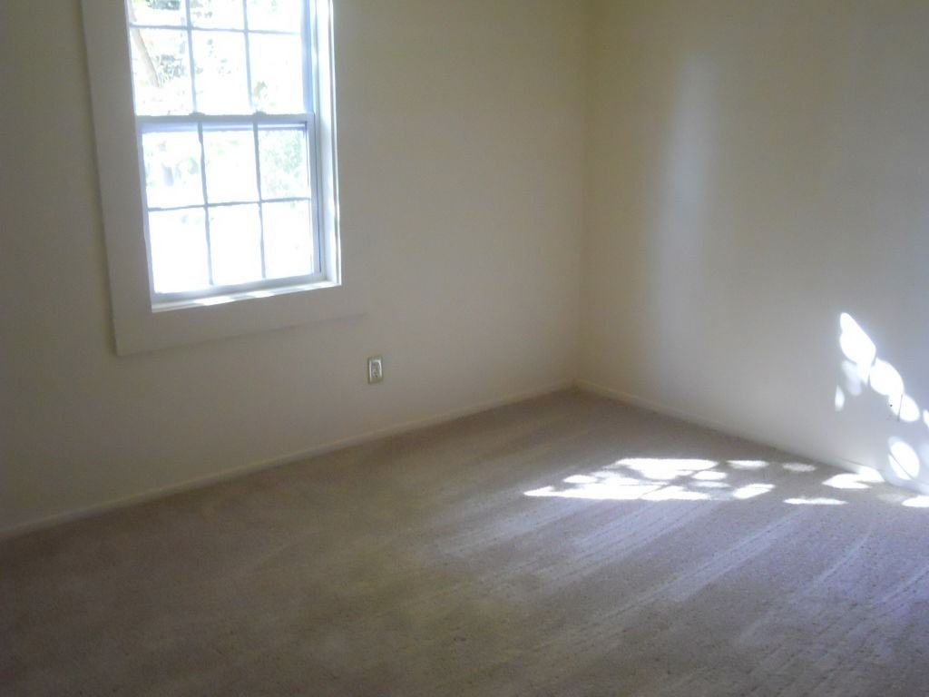 439 Michigan St - Photo 5 of 7