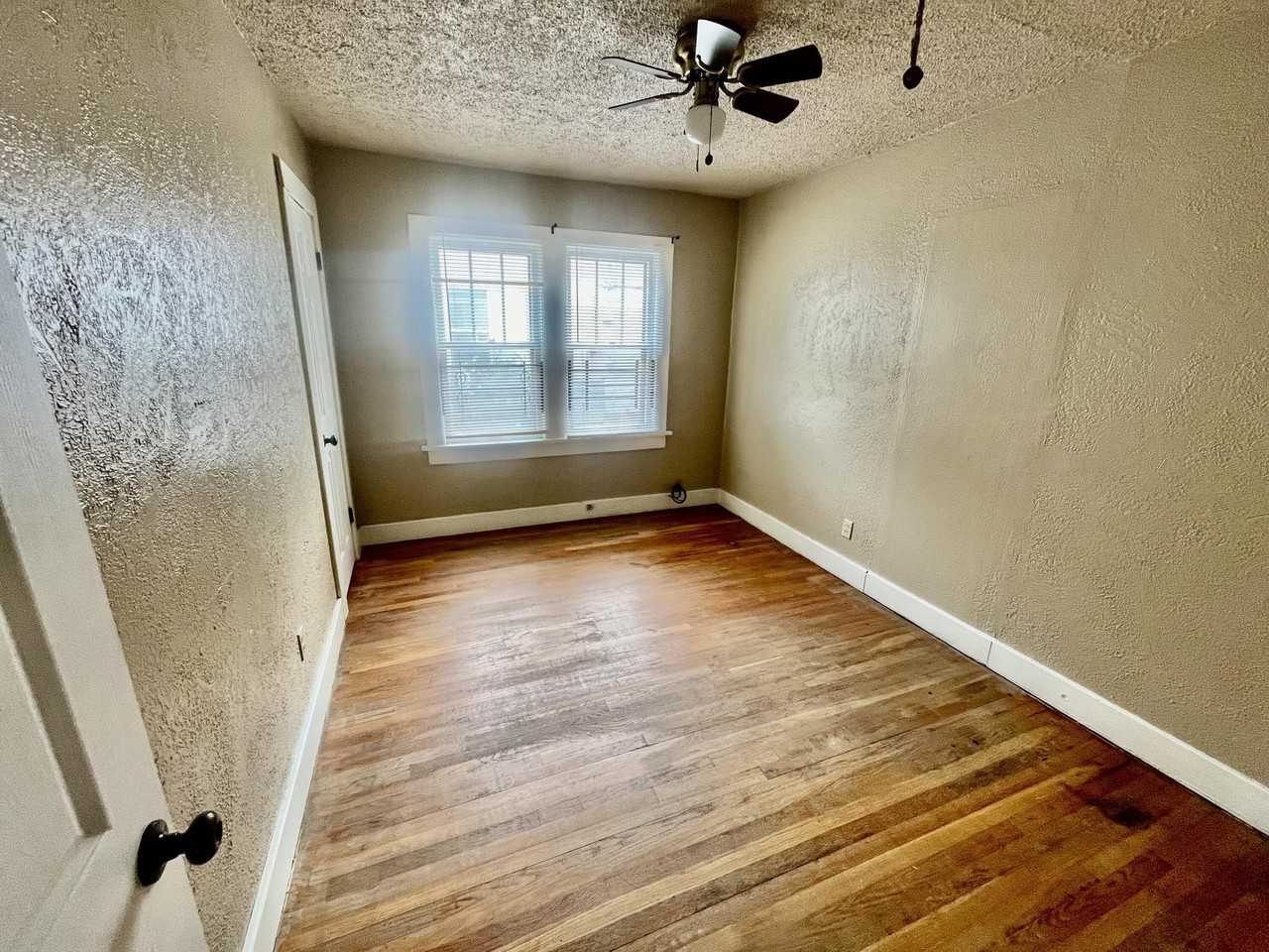 2121 17th St - Photo 4 of 10