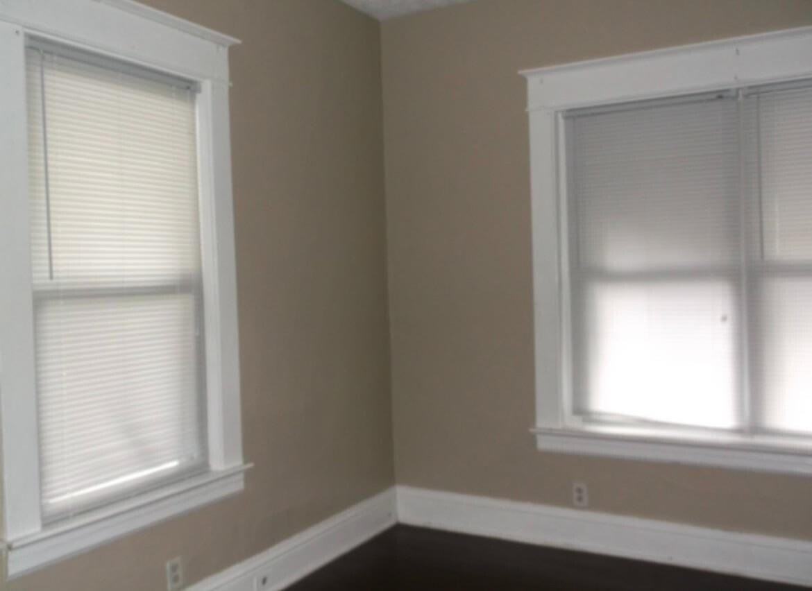 466 E Euclid Ave - Photo 3 of 3