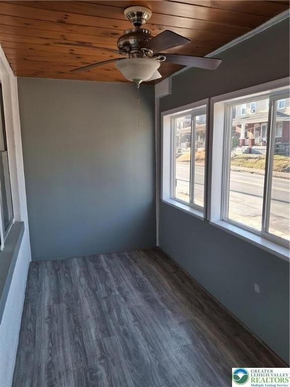 2422 Freemansburg Ave - Photo 3 of 24