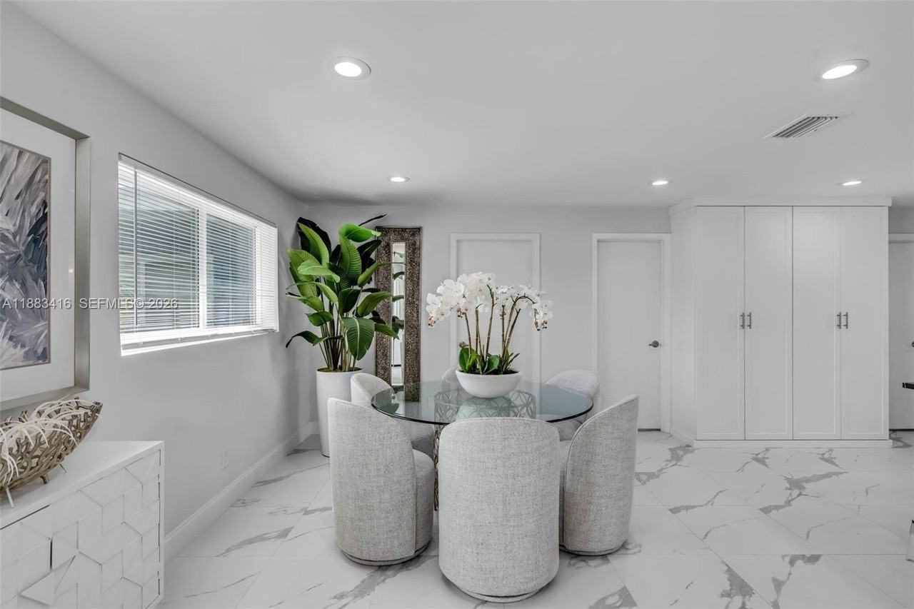 465 Nw 11th St - Photo 5 of 50