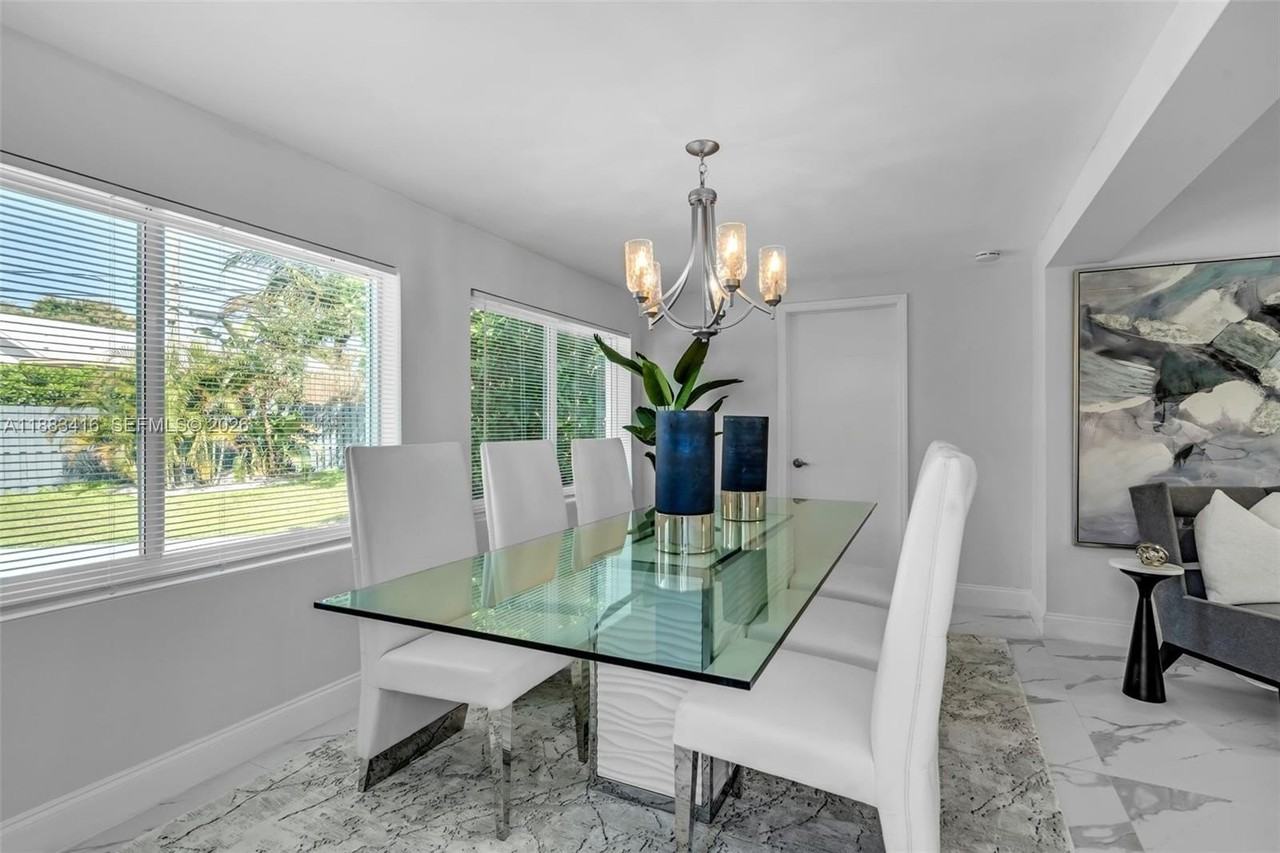 465 Nw 11th St - Photo 7 of 50