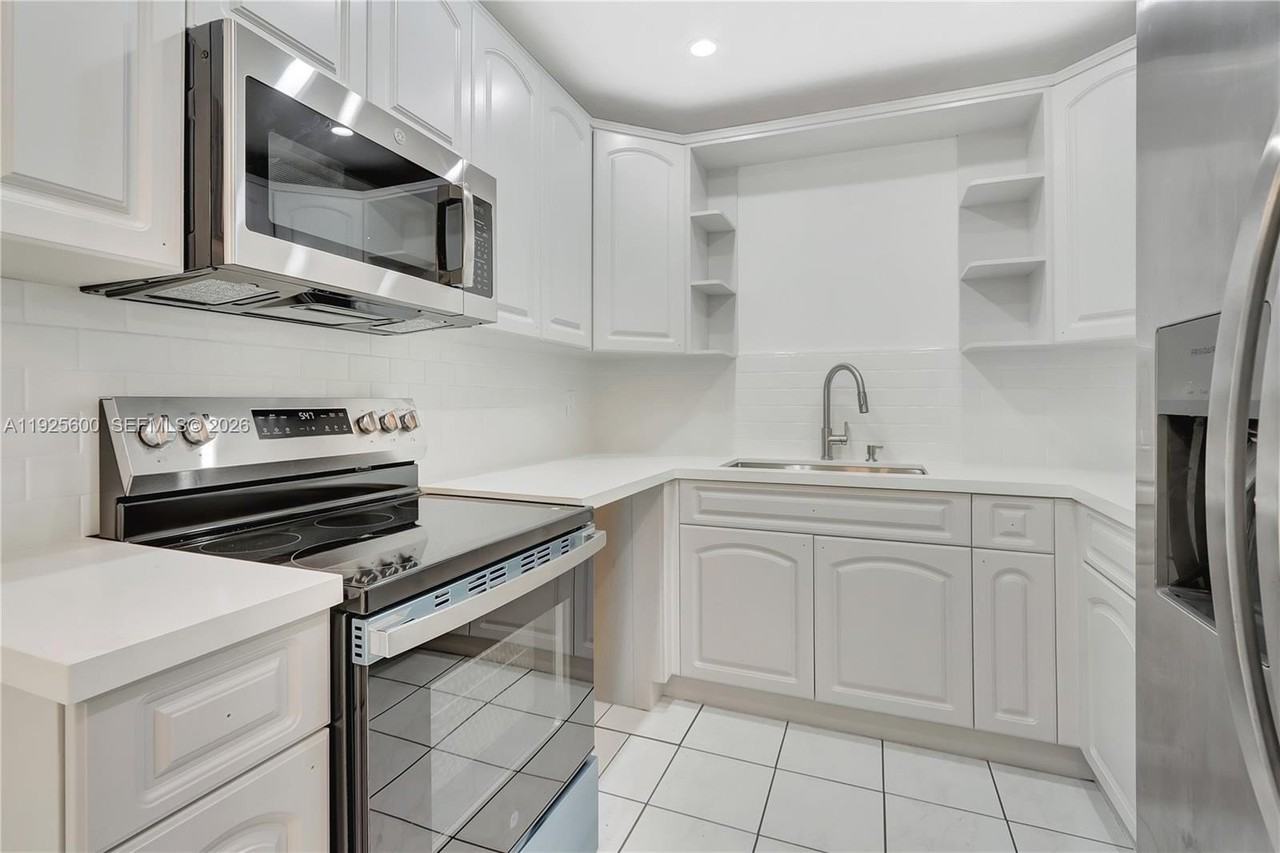 3225 Sw 94th Ave #0 - Photo 7 of 10