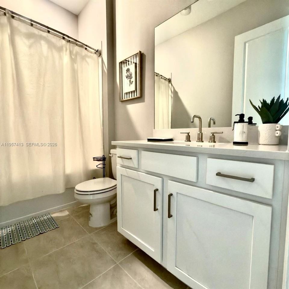 15323 Lucerna St #204 - Photo 5 of 29