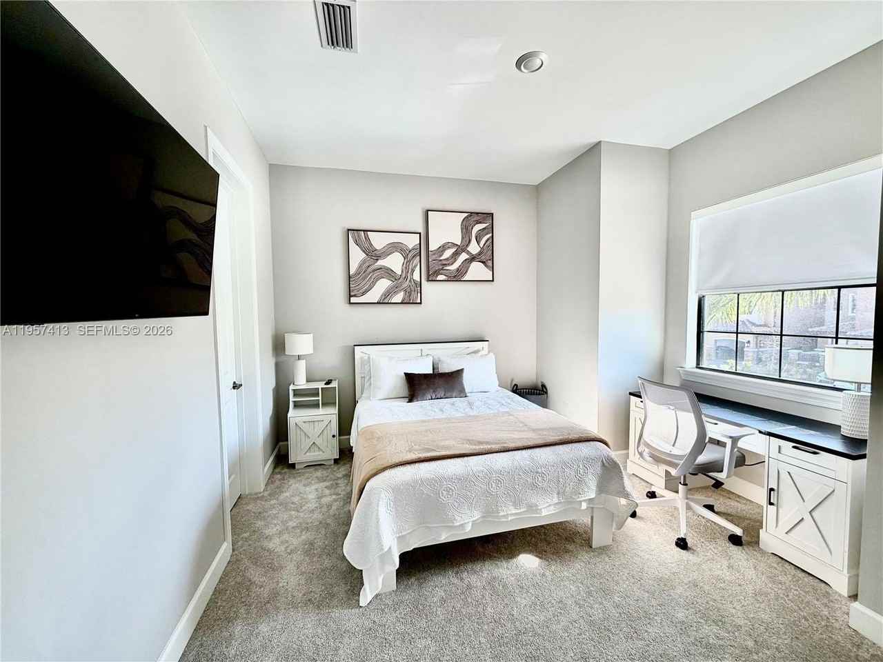 15323 Lucerna St #204 - Photo 6 of 29