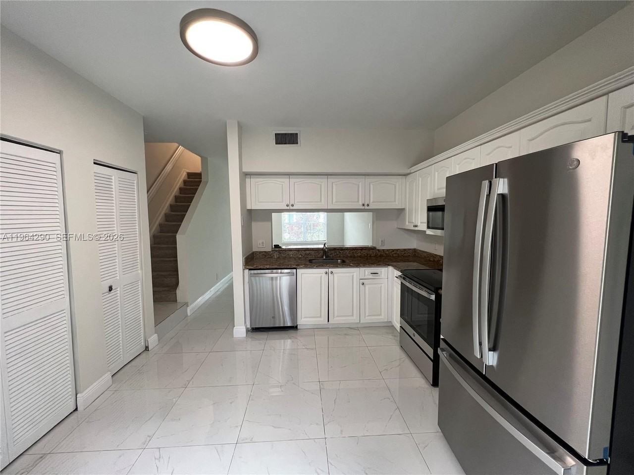 9820 Nw 56th Pl - Photo 4 of 12