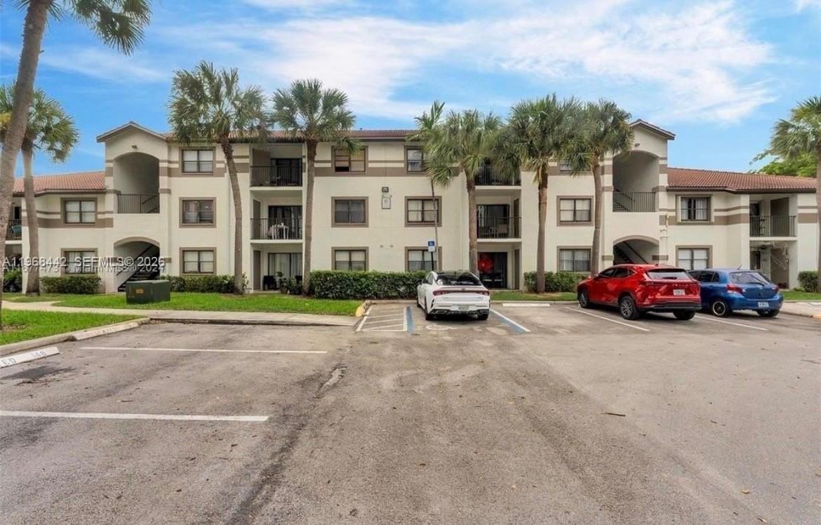 570 S Park Rd #12-6 - Photo 7 of 50