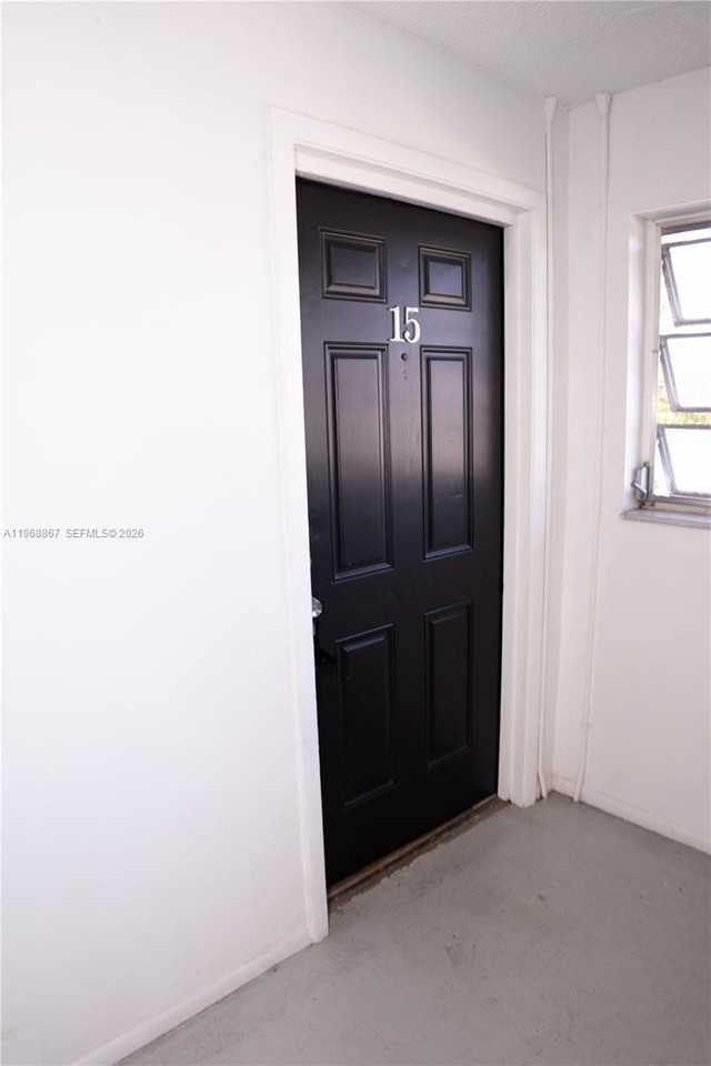 4280 Woodside Dr #15 - Photo 3 of 35