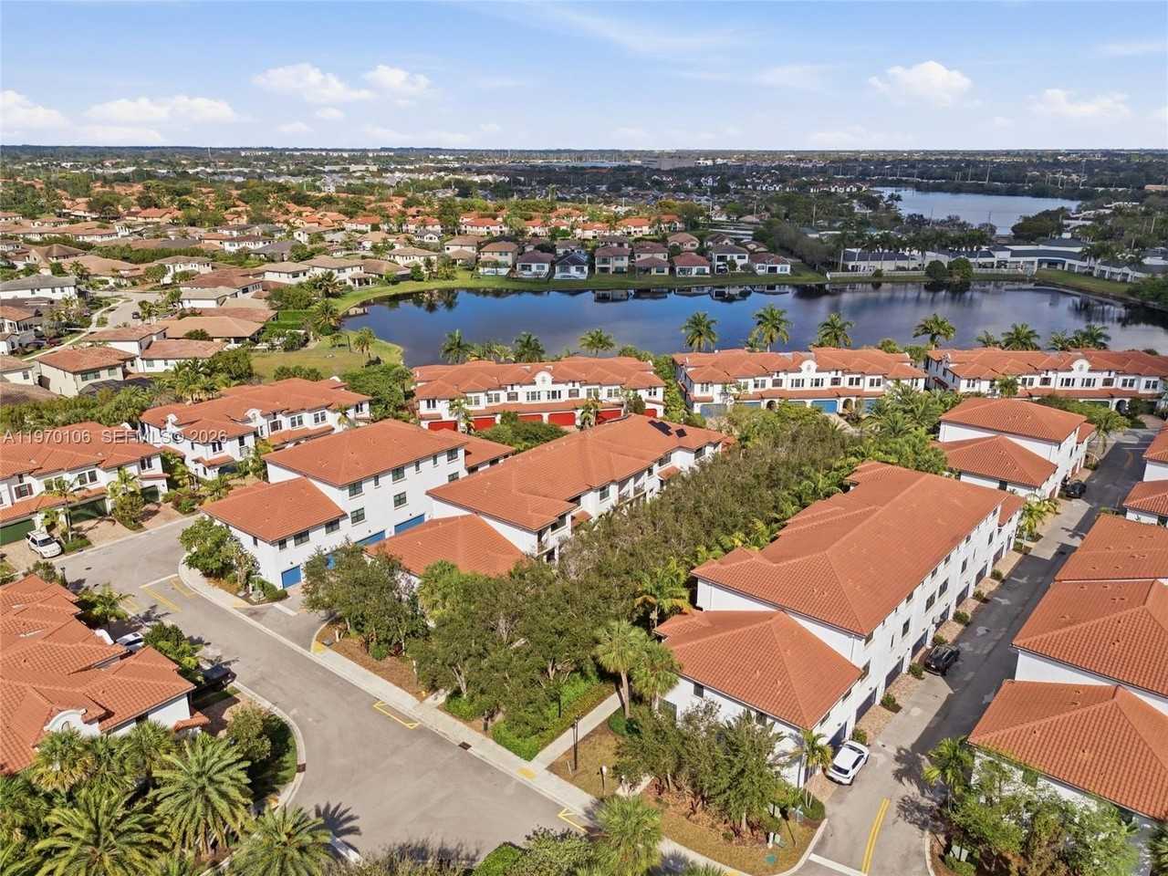 11349 Sw 14th St - Photo 5 of 44