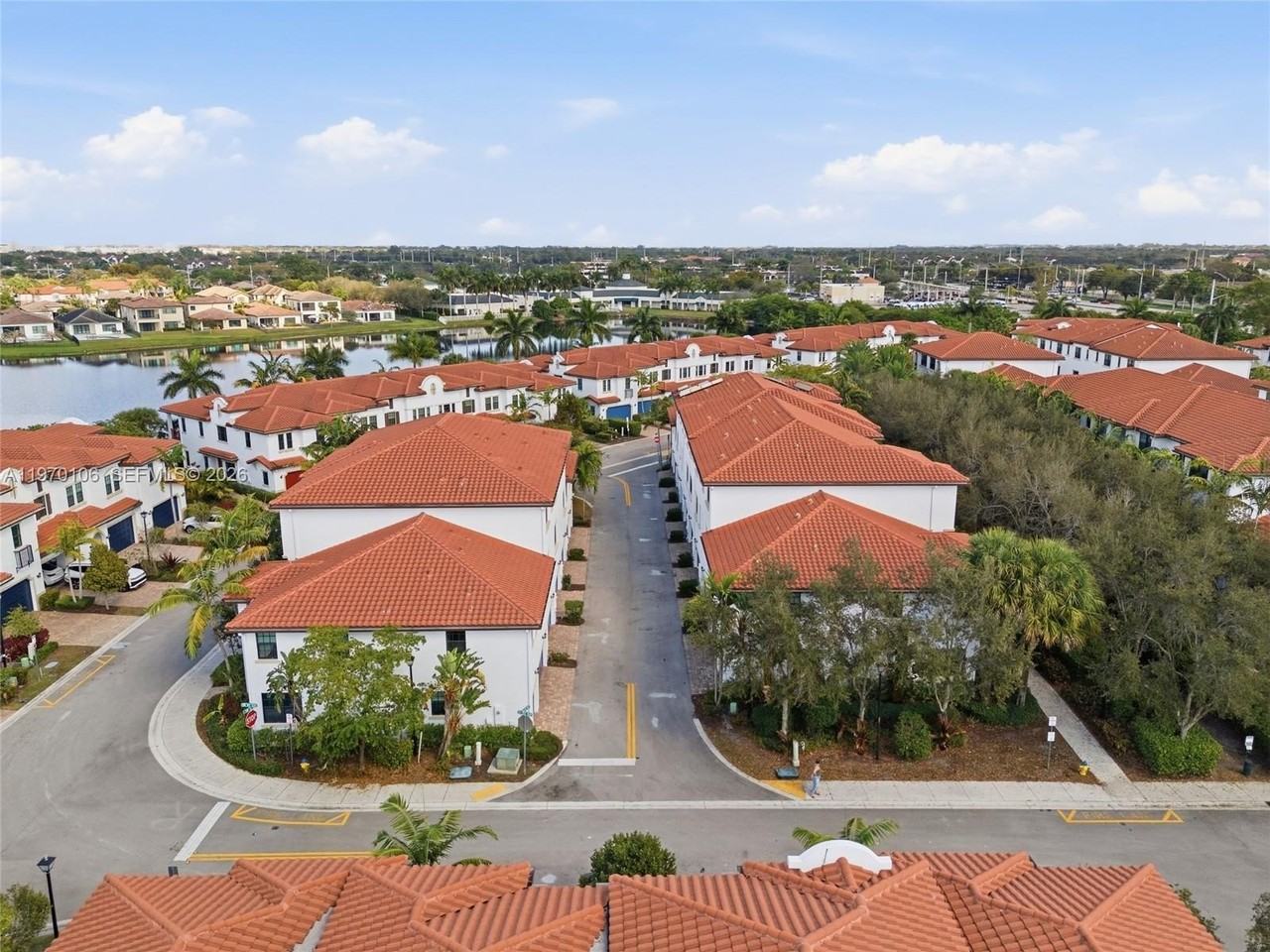 11349 Sw 14th St - Photo 6 of 44