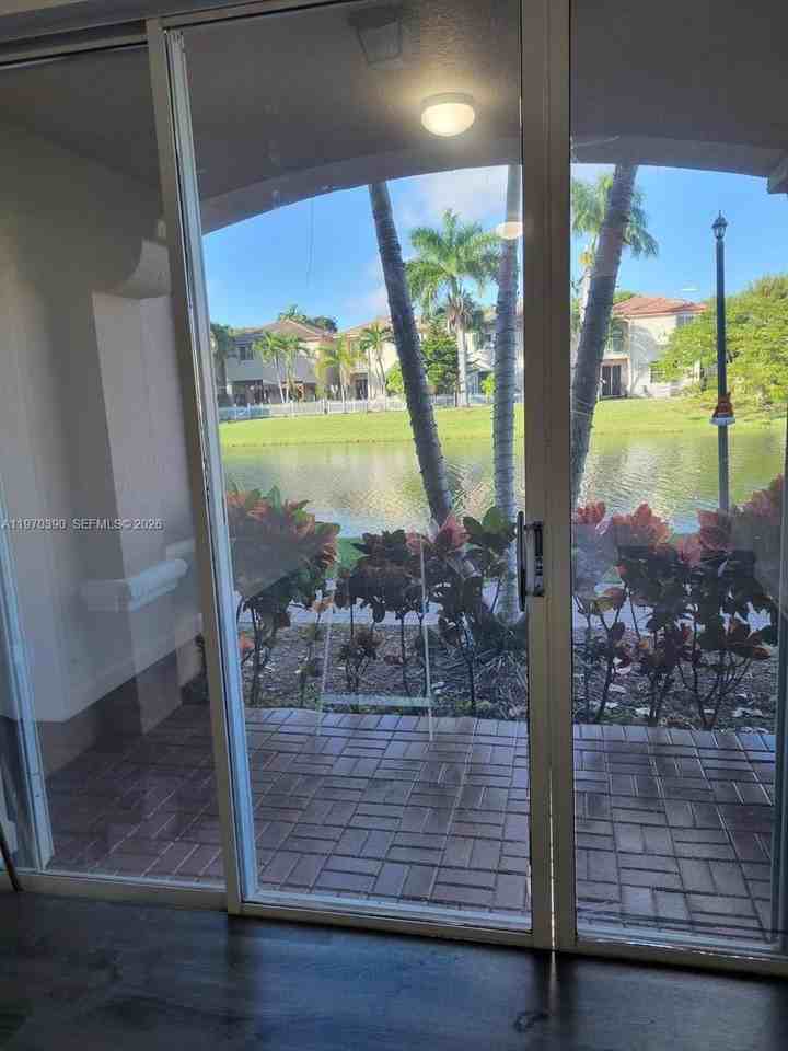 6740 Nw 114th Ave #706 - Photo 5 of 10