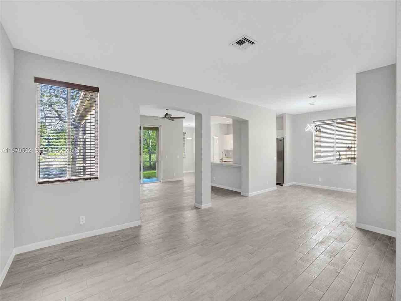 488 Conservation Dr - Photo 6 of 25