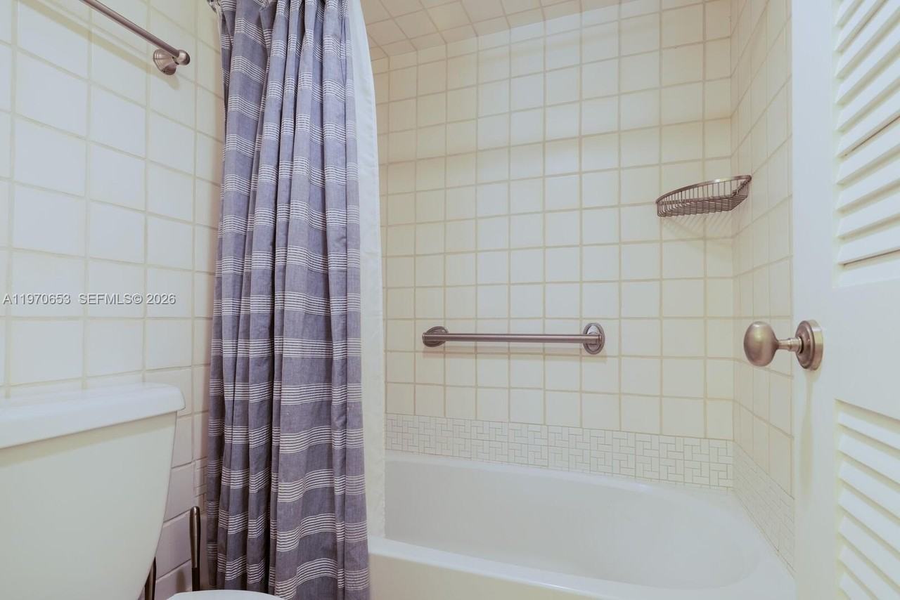 2901 S Bayshore Dr #2H - Photo 4 of 26