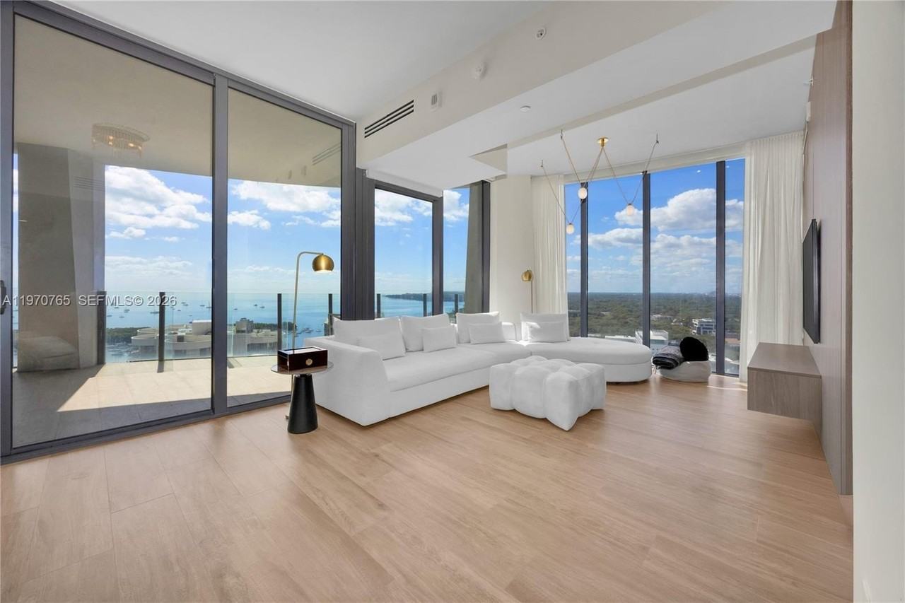 2831 S Bayshore Dr #2201 - Photo 4 of 35