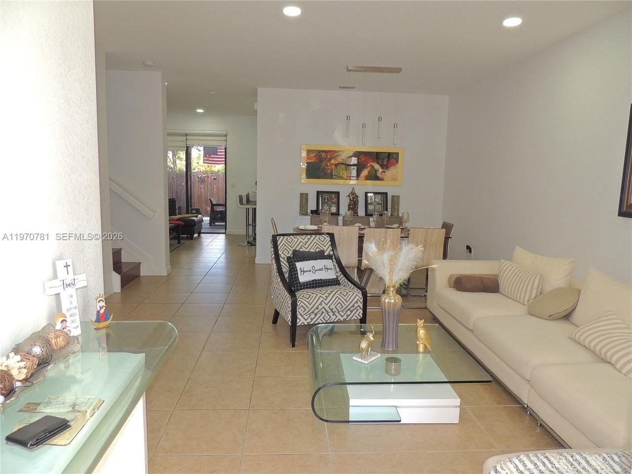 11301 Nw 88th Ter - Photo 2 of 26