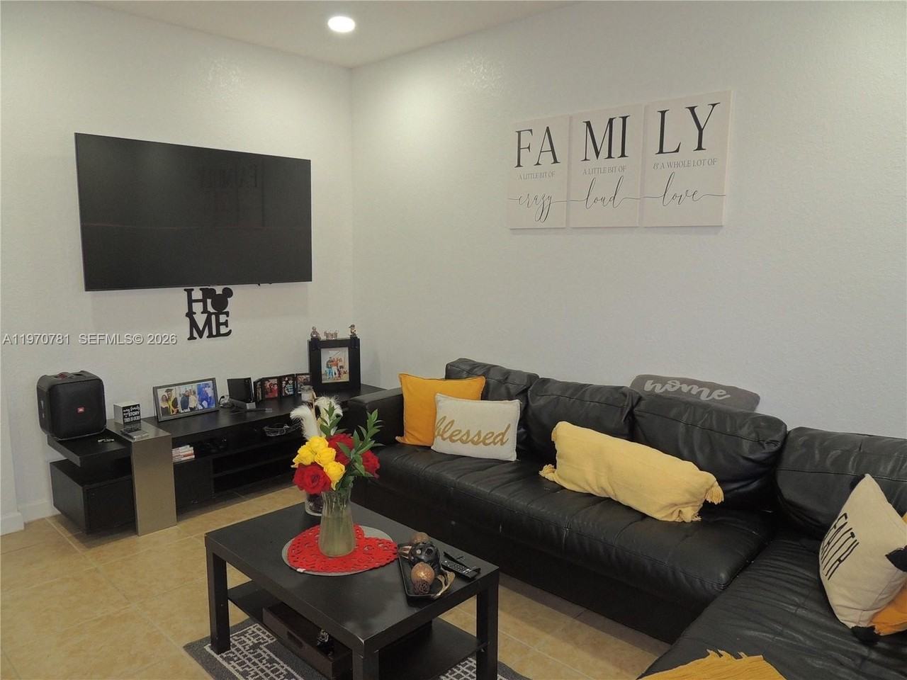 11301 Nw 88th Ter - Photo 6 of 26